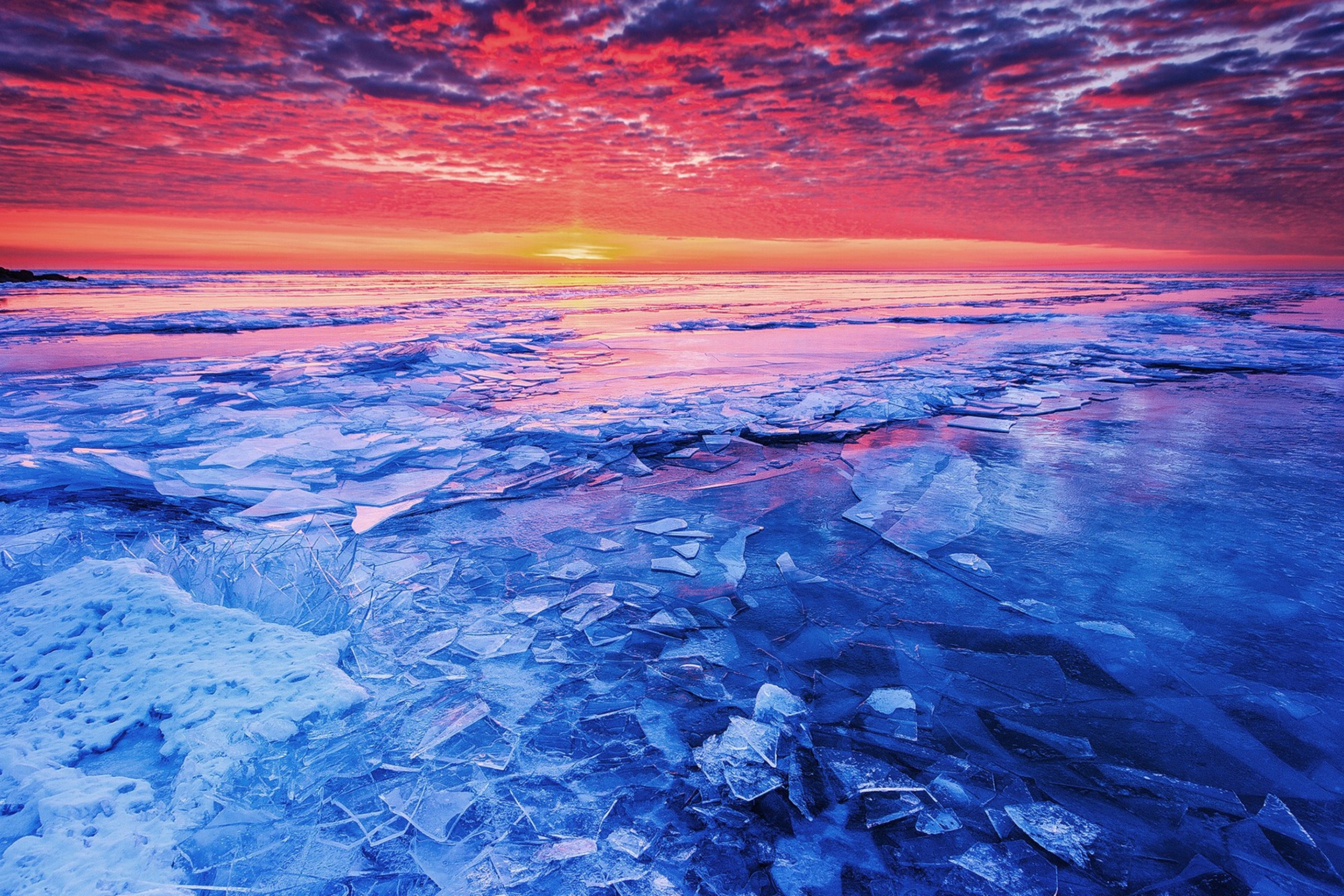 Обои Sunset And Shattered Ice 2880x1920