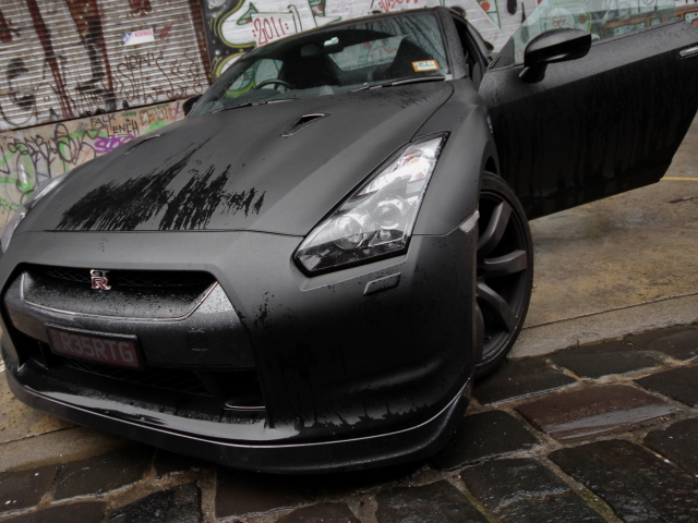 Nissan Gtr wallpaper 640x480