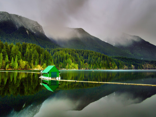 Capilano Lake in North Vancouver wallpaper 320x240