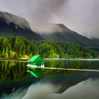 Capilano Lake in North Vancouver - Fondos de pantalla gratis para iPad 3