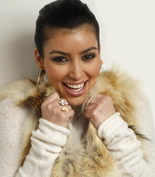 Kim Kardashian - Fondos de pantalla gratis para Nokia Asha 503