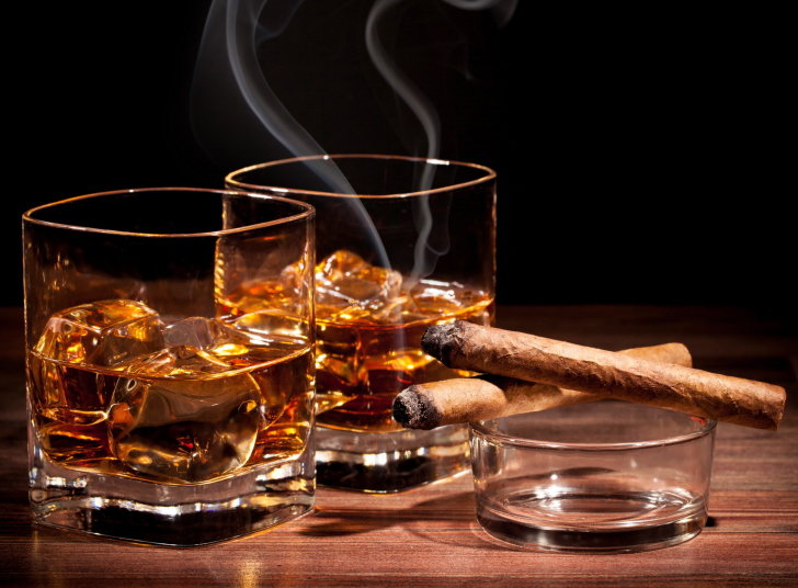 Das Whisky & Cigar Wallpaper