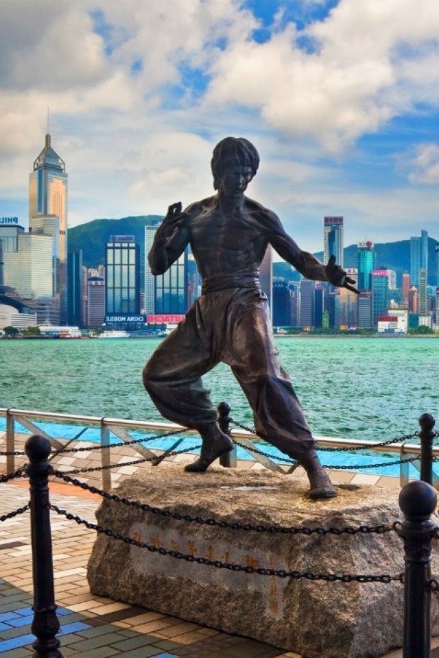 Bruce Lee statue in Hong Kong wallpaper 640x960