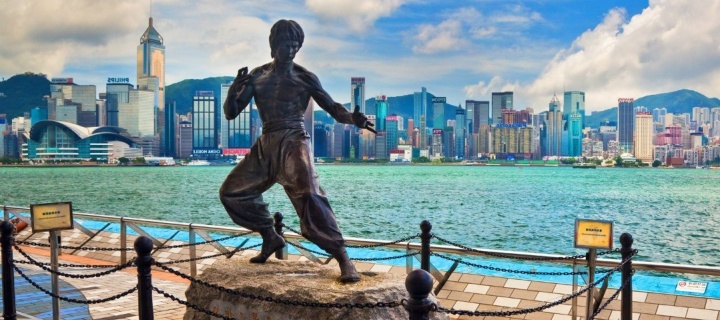 Bruce Lee statue in Hong Kong wallpaper 720x320