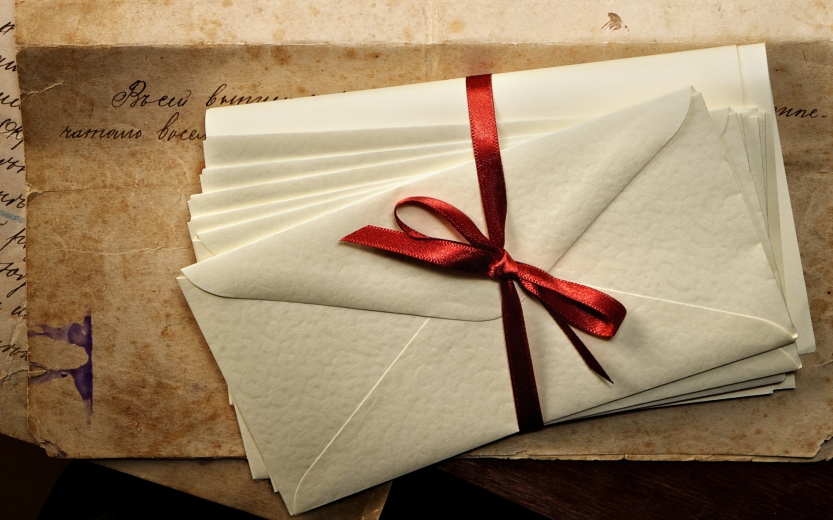 Обои Vintage Envelopes 1680x1050