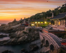 Fondo de pantalla Haedong Yonggungsa, Temple in Busan, South Korea 220x176