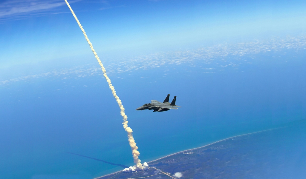 Das F-15 Eagle Wallpaper 1024x600