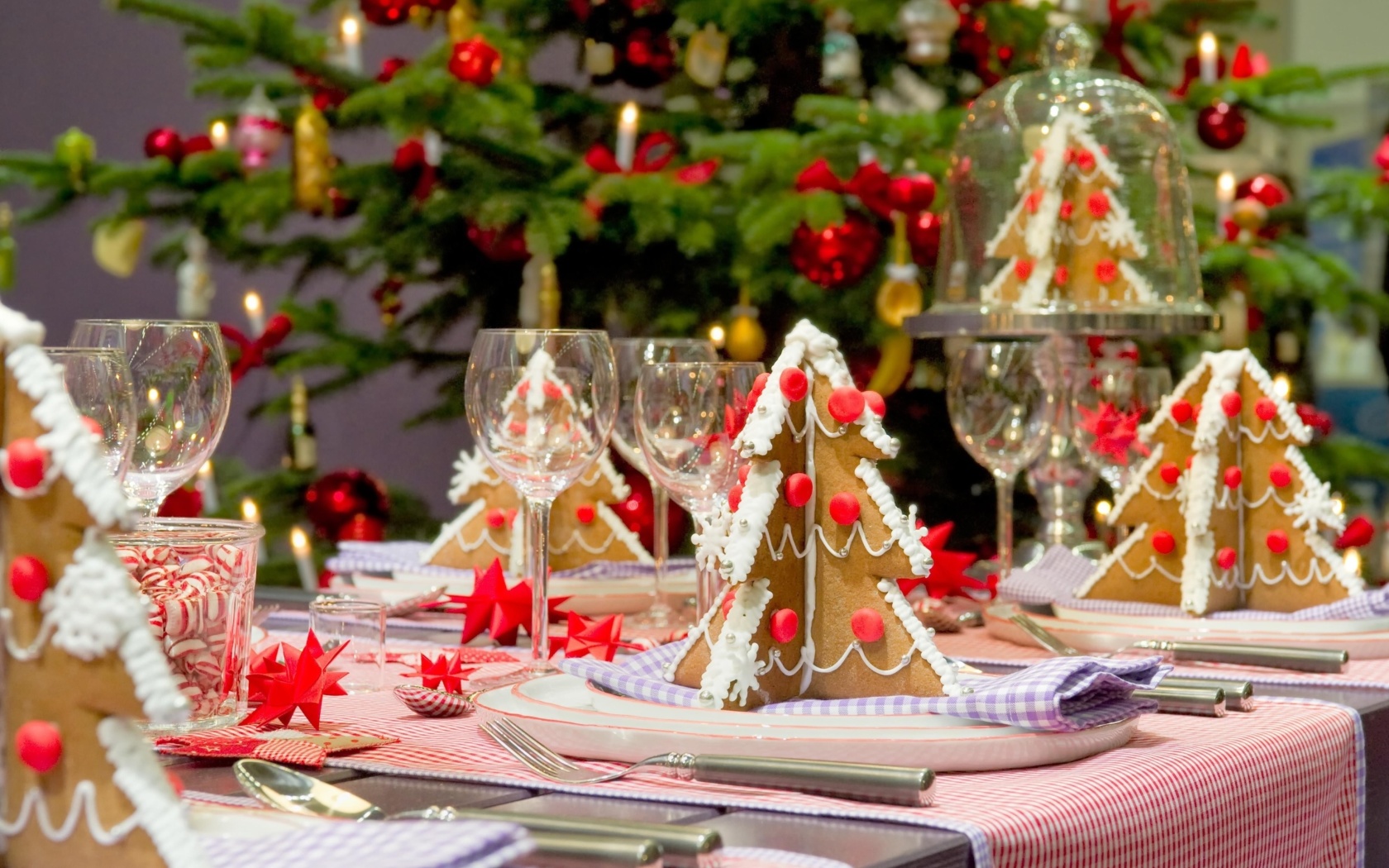 Christmas Table Decorations Ideas wallpaper 1680x1050