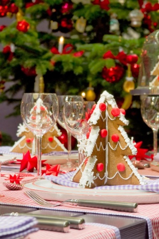 Обои Christmas Table Decorations Ideas 320x480