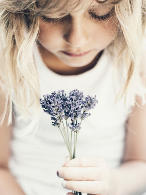 Blonde Girl With Little Lavender Bouquet wallpaper 480x640