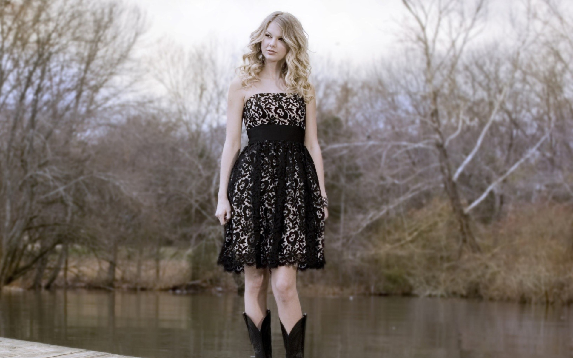 Fondo de pantalla Taylor Swift Black Dress 1920x1200
