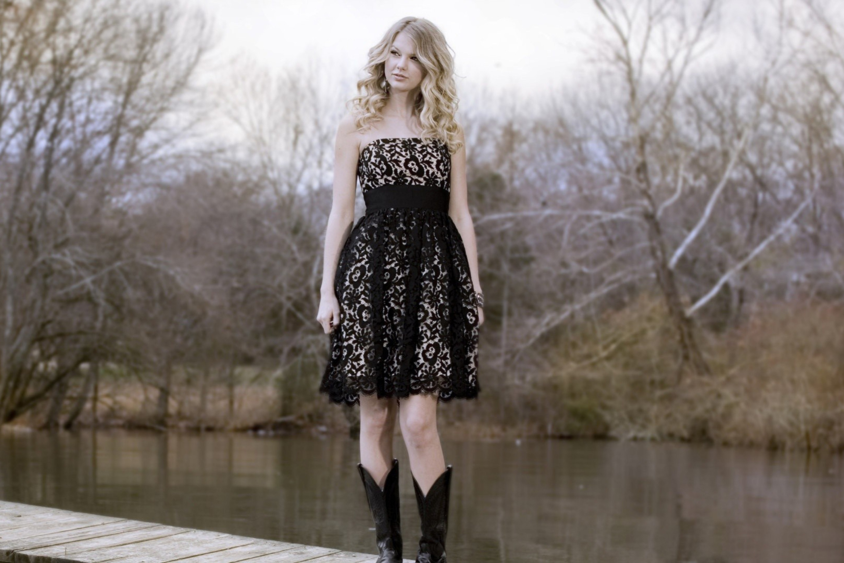 Fondo de pantalla Taylor Swift Black Dress 2880x1920