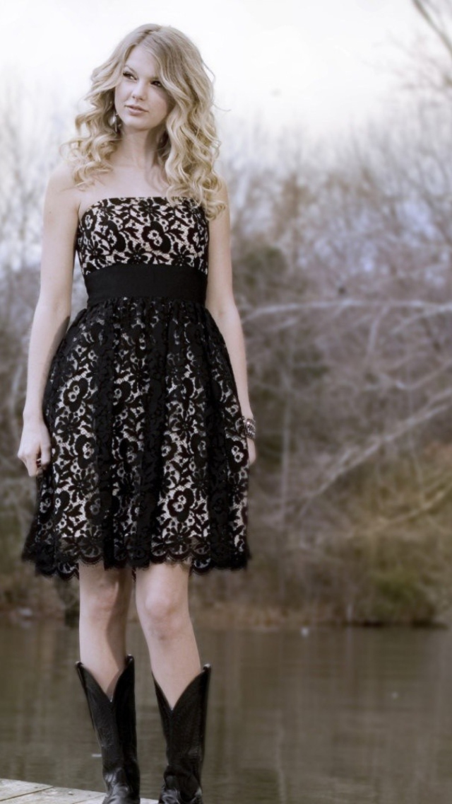 Обои Taylor Swift Black Dress 640x1136