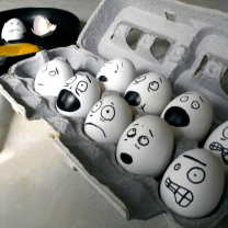 Fondo de pantalla Funny Eggs 208x208