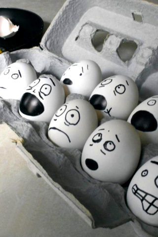 Обои Funny Eggs 320x480