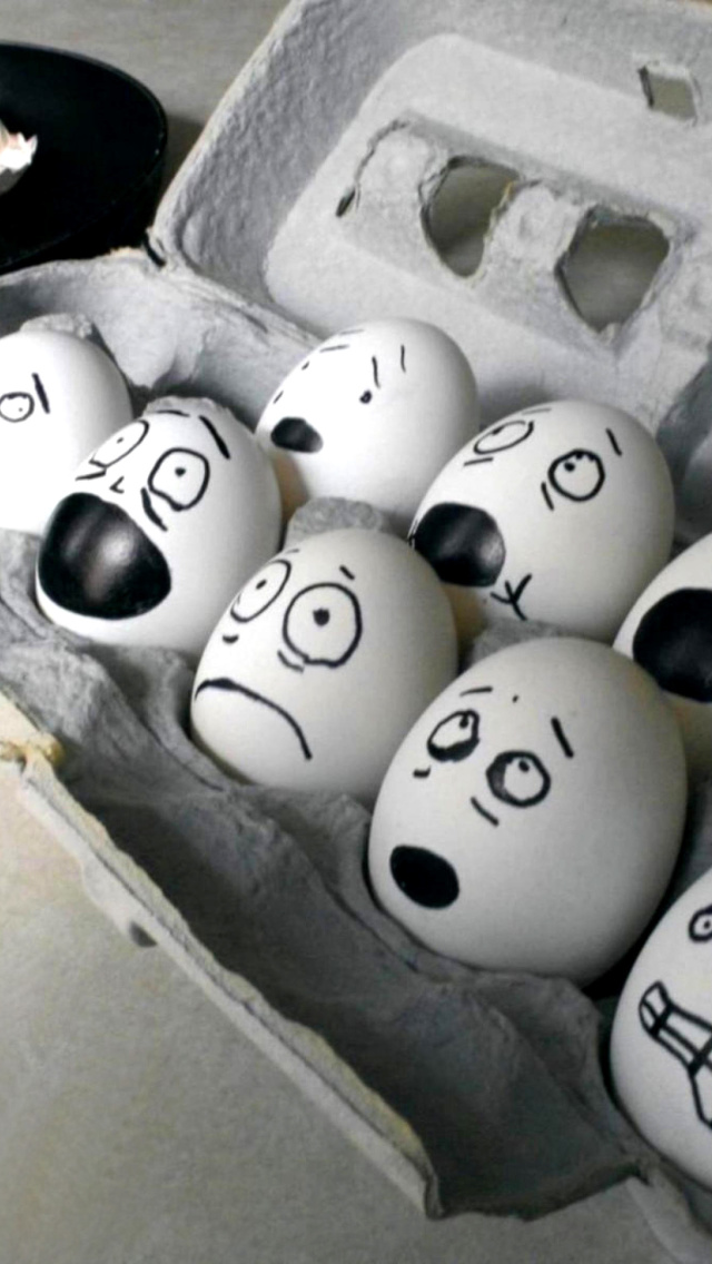Das Funny Eggs Wallpaper 640x1136