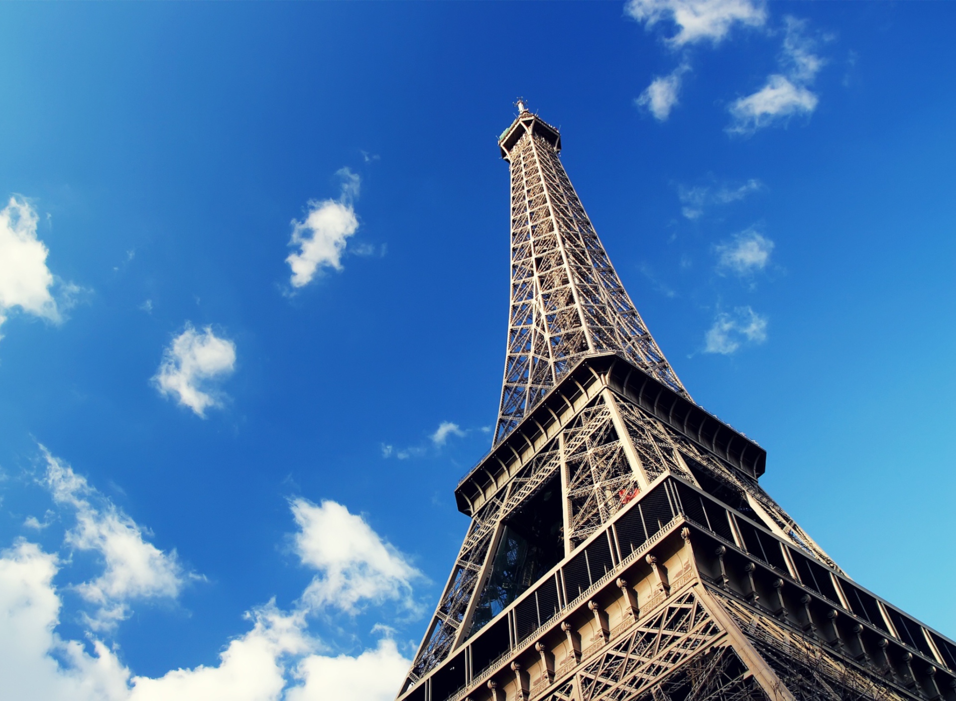 Eiffel Tower screenshot #1 1920x1408