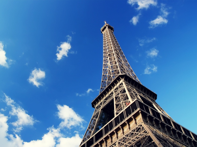 Fondo de pantalla Eiffel Tower 640x480