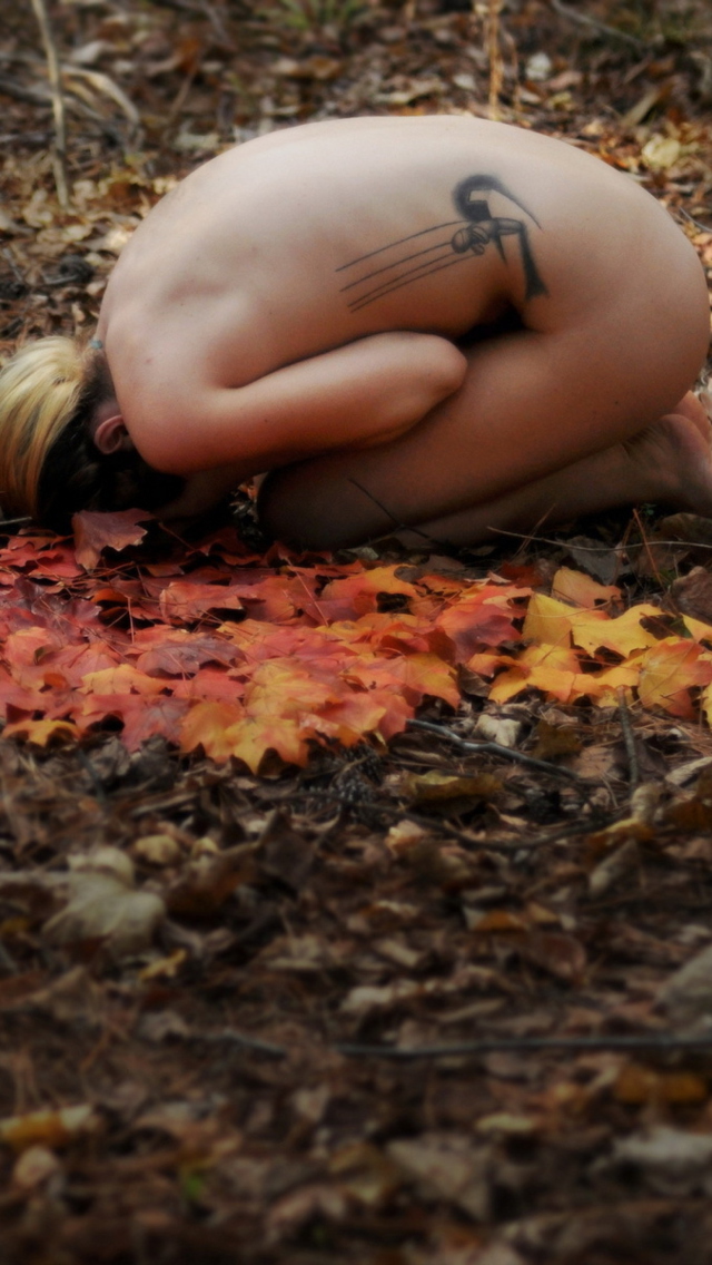 Girl In Forest wallpaper 640x1136
