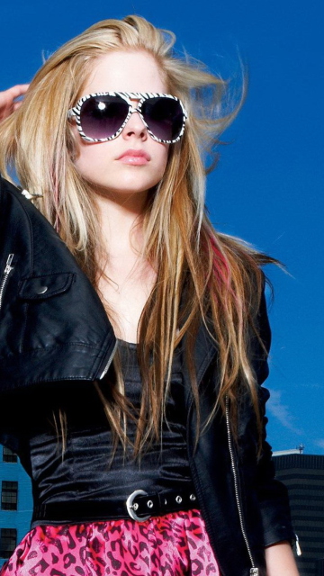 Das Avril Lavigne Fashion Girl Wallpaper 360x640