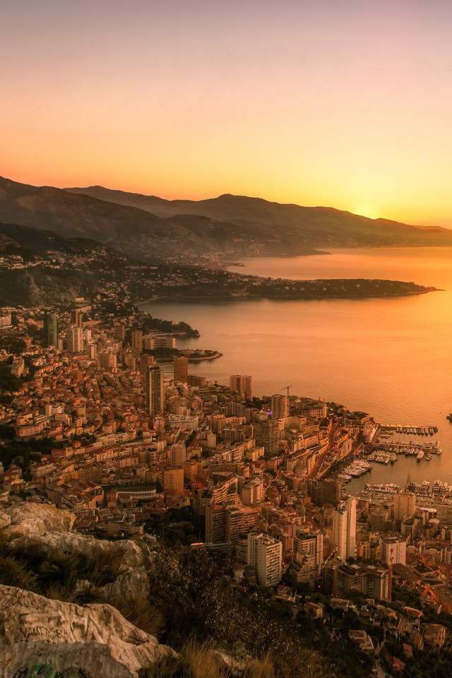 Das Monaco Panoramic Photo Wallpaper 640x960