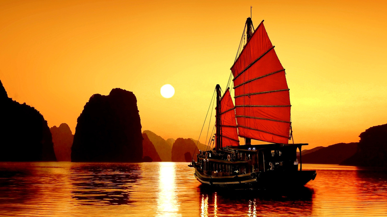 Fondo de pantalla Halong Bay, Vietnama in Sunset 1280x720