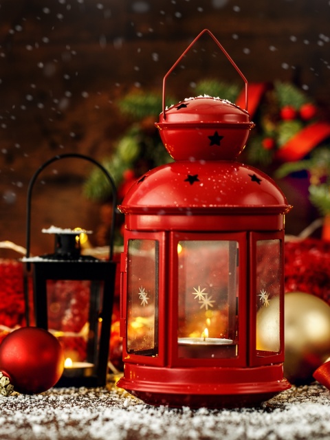 Fondo de pantalla Christmas candles with holiday decor 480x640
