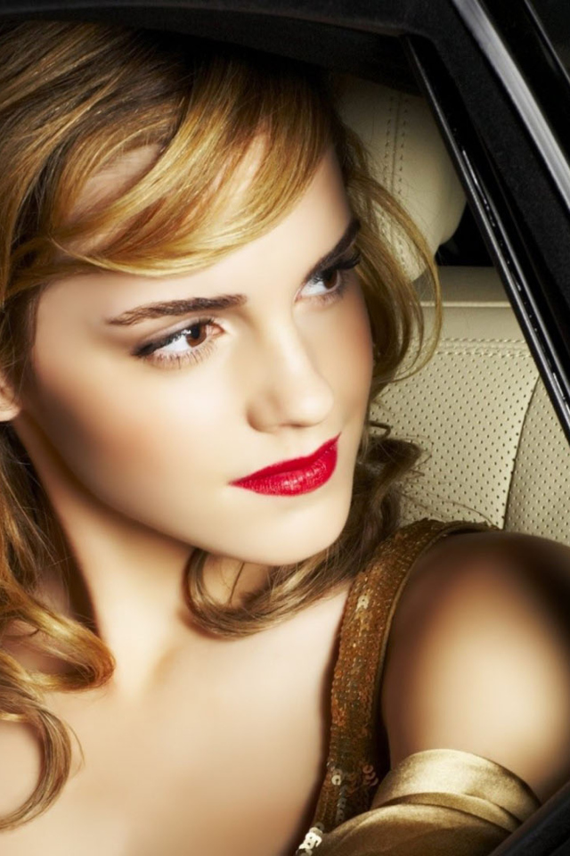 Das Glamorous Emma Watson Wallpaper 640x960