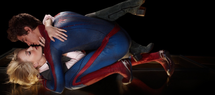 Sfondi Amazing Spider Man Love Kiss 720x320