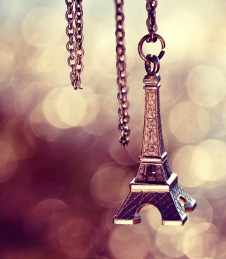 Free Eiffel Tower Pendant Picture for Nokia C7