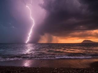 Storm & Lightning wallpaper 320x240
