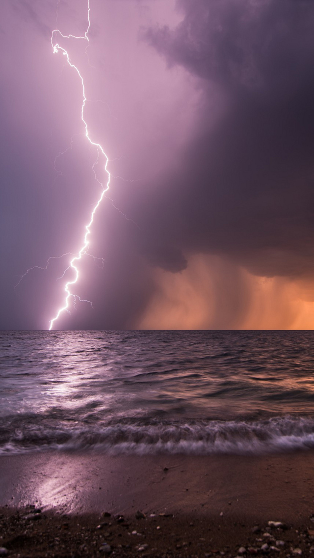 Das Storm & Lightning Wallpaper 640x1136