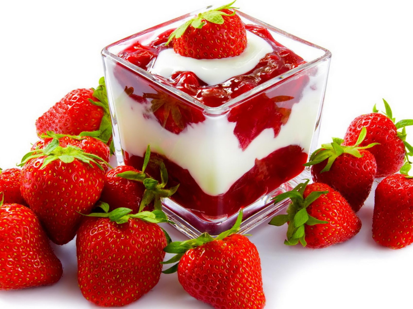 Das Strawberry Dessert Wallpaper 1400x1050