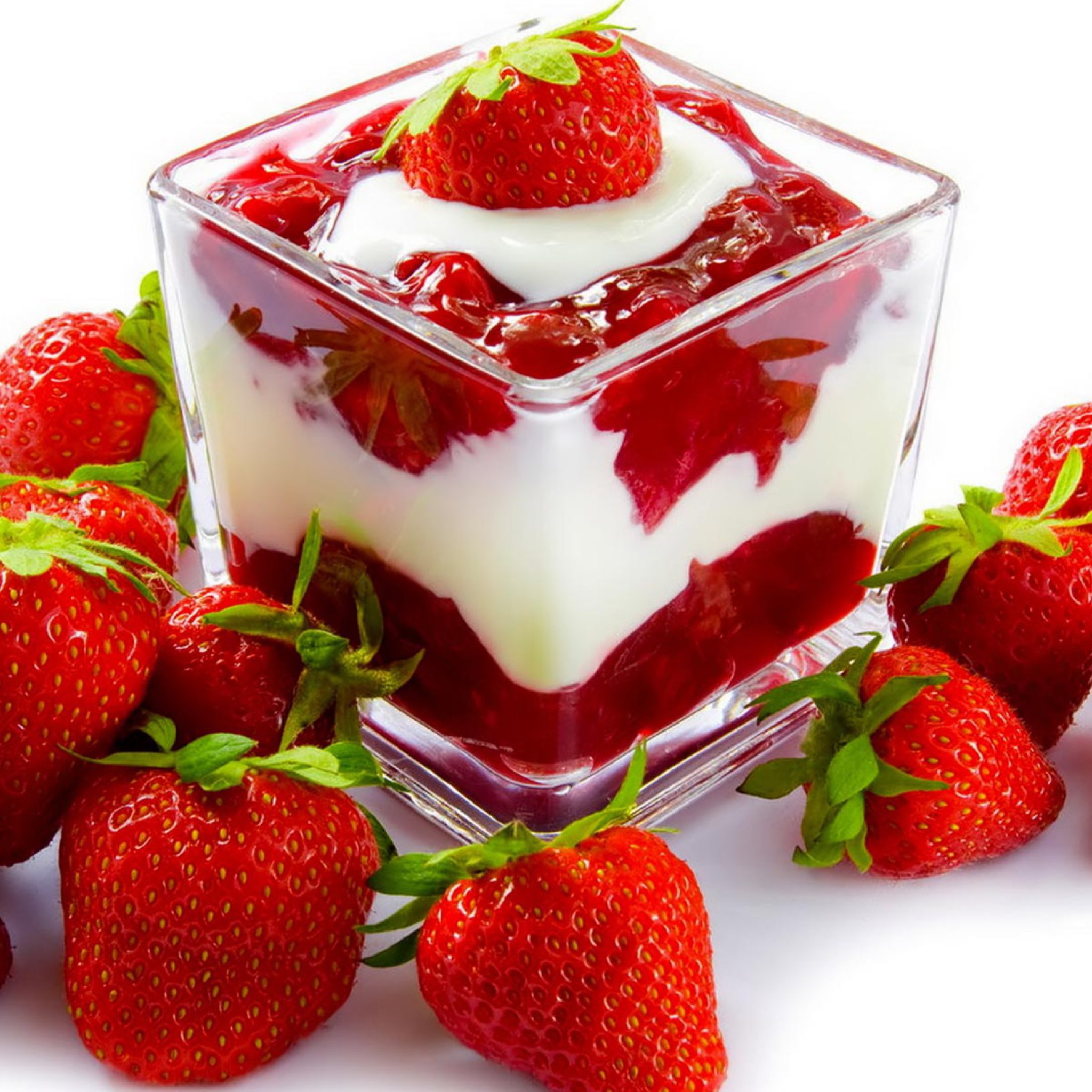 Обои Strawberry Dessert 2048x2048