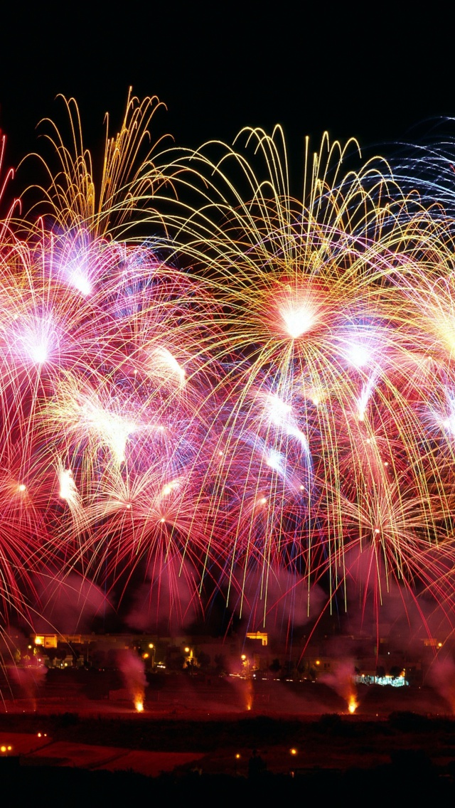 Das New Years Fireworks Wallpaper 640x1136