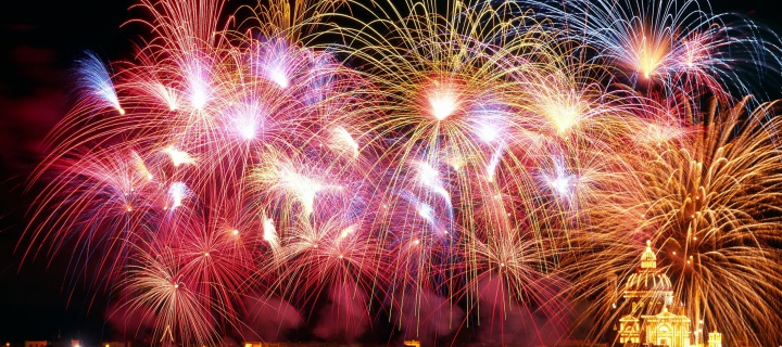 Sfondi New Years Fireworks 720x320