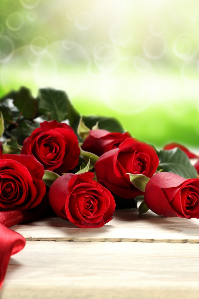 Das Red Roses for Valentines Day Wallpaper 640x960