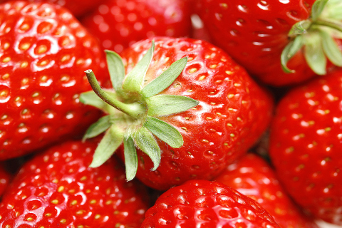 Strawberries wallpaper 480x320
