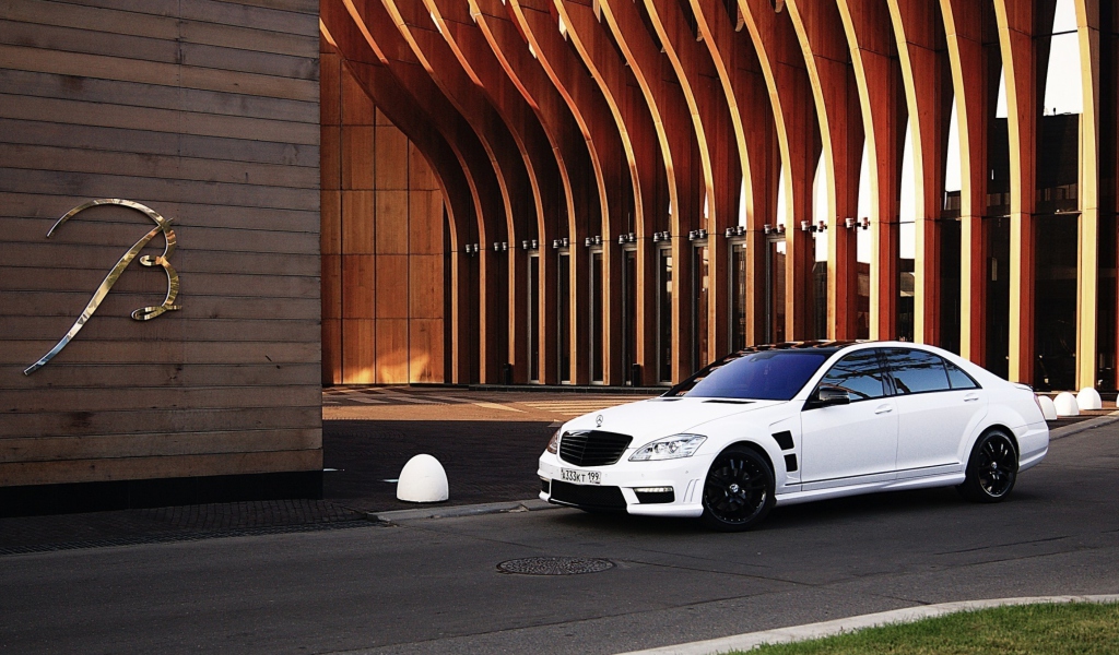 Sfondi S-Class Luxury Sedan Mercedes 1024x600