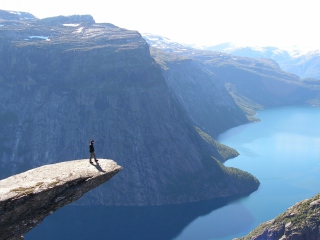 Das Norway Fjord Aeral View Wallpaper 320x240