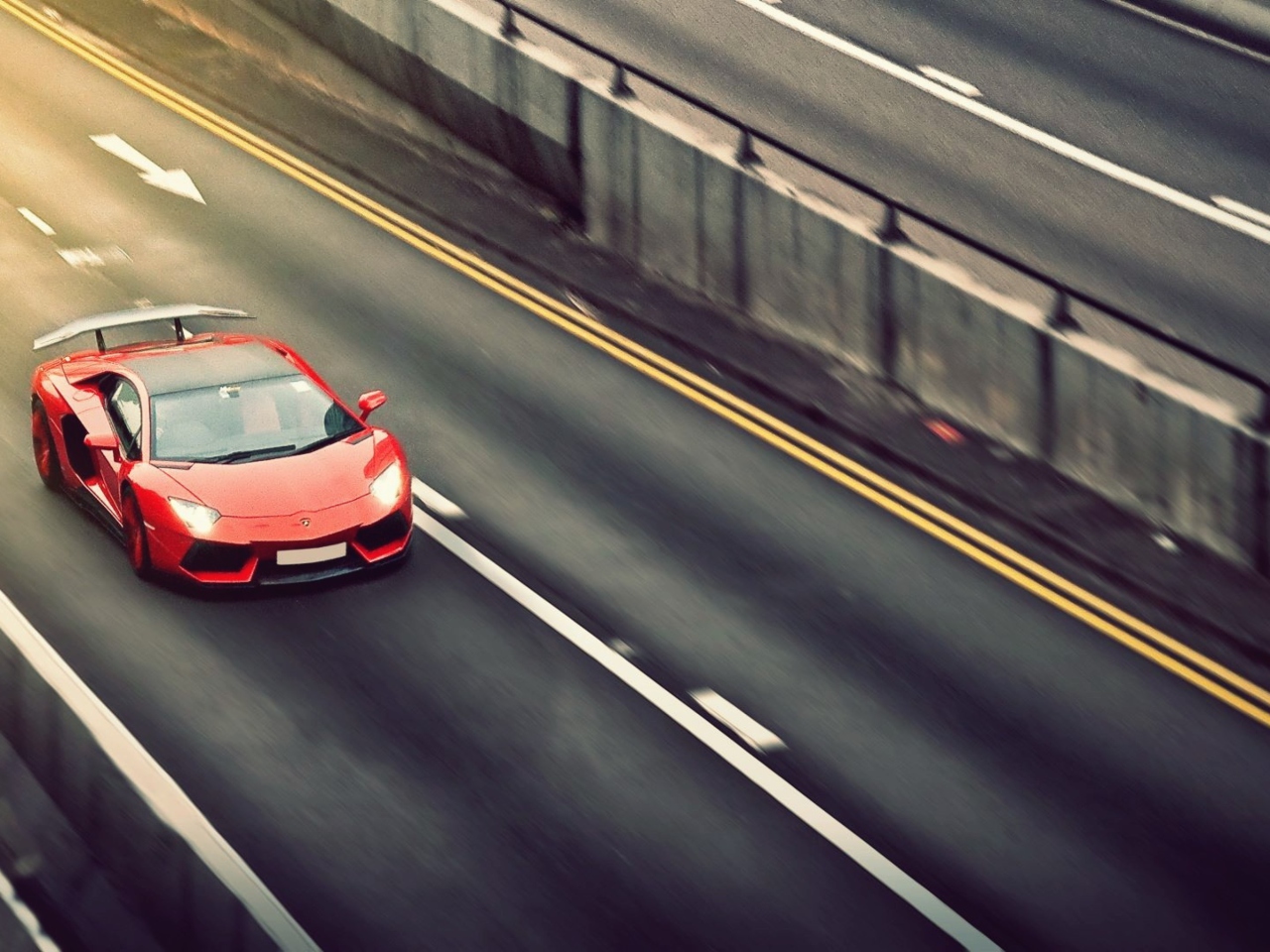 Red Lamborghini Aventador screenshot #1 1280x960