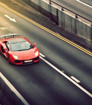 Red Lamborghini Aventador sfondi gratuiti per Nokia C5-06