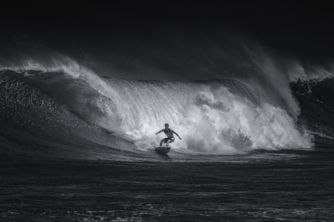 Обои Big Wave Surfing 480x320