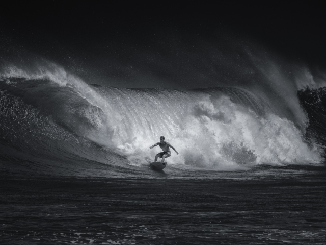 Big Wave Surfing wallpaper 640x480