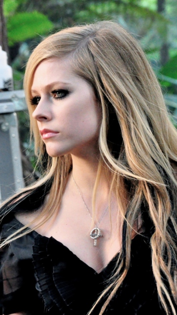 Fondo de pantalla Avril Lavigne 360x640
