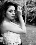 Обои Mila Kunis Black And White 128x160