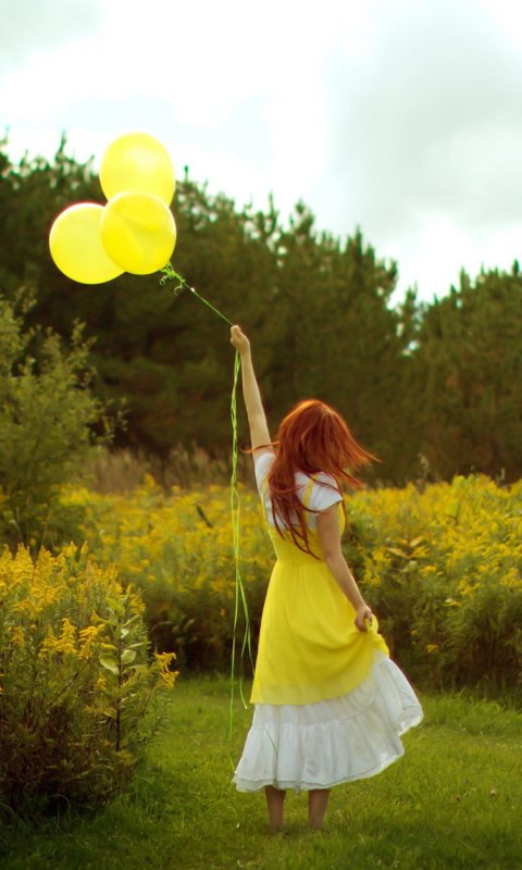 Girl With Yellow Balloon wallpaper 480x800