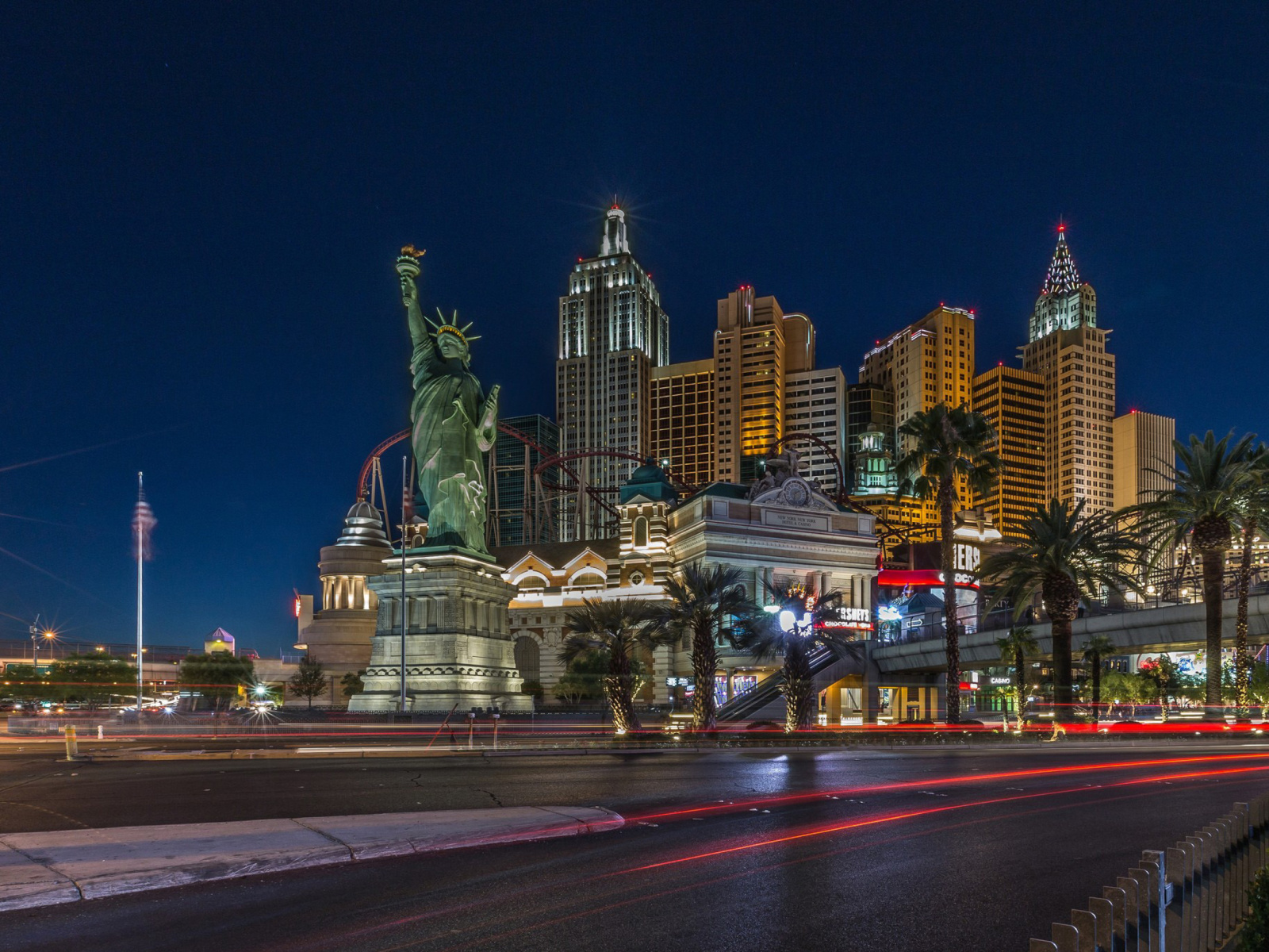 Обои Las Vegas Luxury Hotel 1600x1200