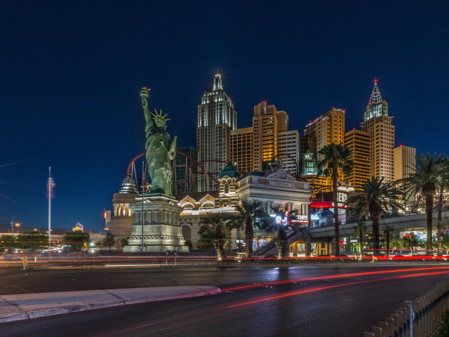 Las Vegas Luxury Hotel wallpaper 640x480
