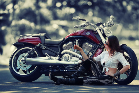 Fondo de pantalla Girl And Her Motorcycle 480x320